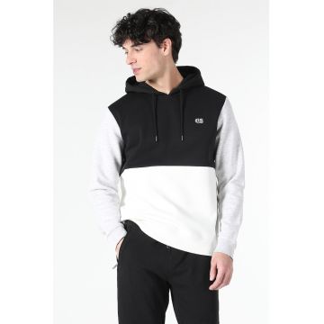 Hanorac cu maneci lungi si model colorblock Hanorac cu maneci lungi si model colorblock