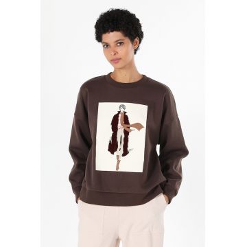 Bluza sport cu imprimeu si decolteu la baza gatului Bluza sport cu imprimeu si decolteu la baza gatului