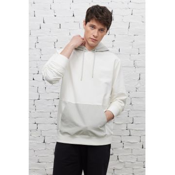 Hanorac cu model colorblock Hanorac cu model colorblock