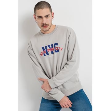 Bluza de trening cu decolteu la baza gatului si imprimeu Bluza de trening cu decolteu la baza gatului si imprimeu