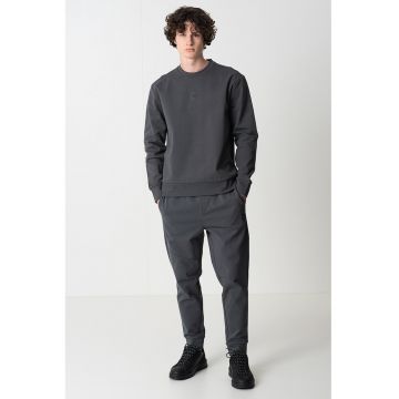 Bluza de trening cu decolteu la baza gatului si model uni