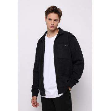 Bluza de trening texturata si buzunare pe piept