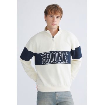 Bluza de trening cu imprimeu text si fermoar scurt