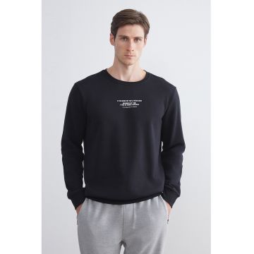 Bluza de trening cu text si decolteu la baza gatului