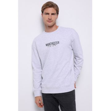 Bluza de trening cu croiala lejera si broderie