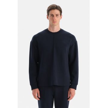 Bluza de trening cu decolteu la baza gatului