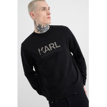 Bluza de trening cu logo brodat Bluza de trening cu logo brodat