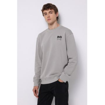 Bluza de trening lejera cu imprimeu pe piept