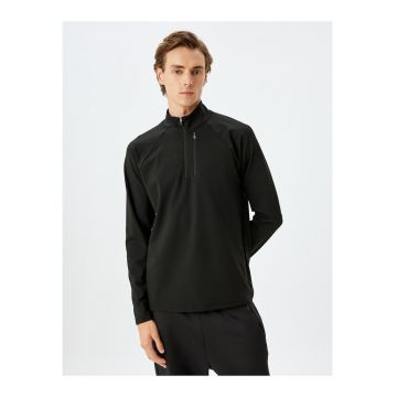 Bluza de trening cu femoar scurt si buzunar pe piept