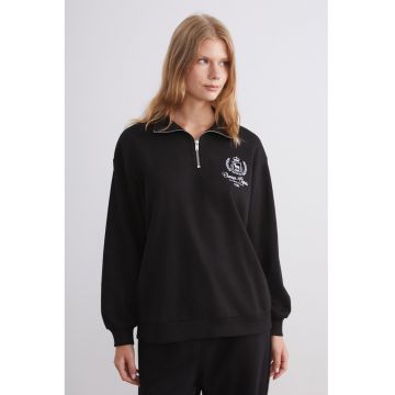 Bluza de trening lejera cu broderie