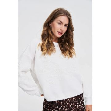 Hanorac alb cu aplicatie