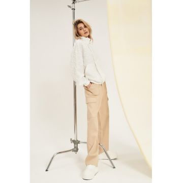 Hanorac alb cu fermoar si maneci lungi