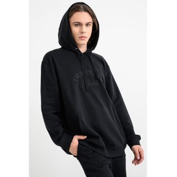 Hanorac cu aplicatie logo