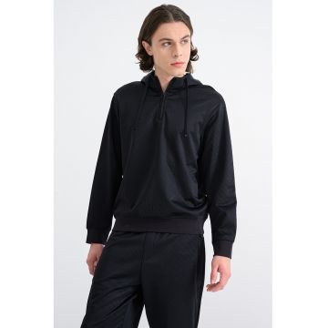 Hanorac cu fenta cu fermoar