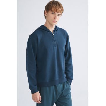 Hanorac cu fenta cu fermoar