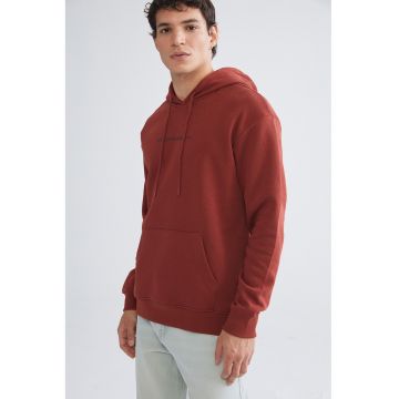 Hanorac cu imprimeu text pe piept