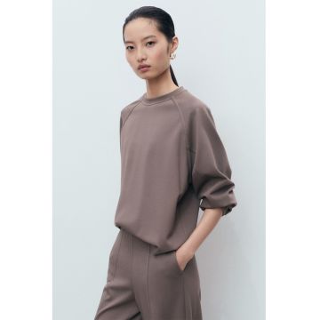 Bluza de trening cu decolteu la baza gatului si maneci raglan