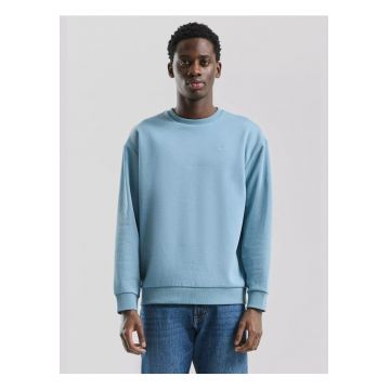 Q/S by s.Oliver Bluza barbati cu decolteu la baza gatului si logo la piept - Albastru deschis