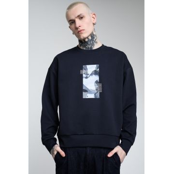 Bluza de trening cu decolteu la baza gatului si imprimeu logo