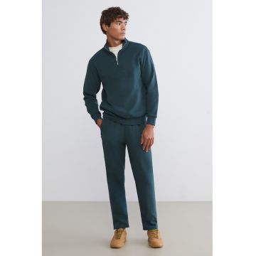 Bluza de trening cu fermoar scurt si text brodat