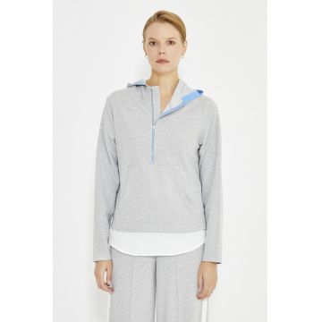 Hanorac lejer cu fenta cu fermoar