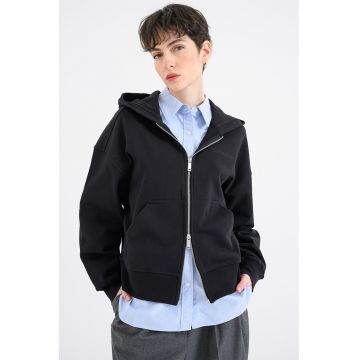 Hanorac lejer cu model uni si fermoar