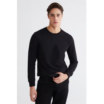 Bluza de trening cu model uni si decolteu la baza gatului